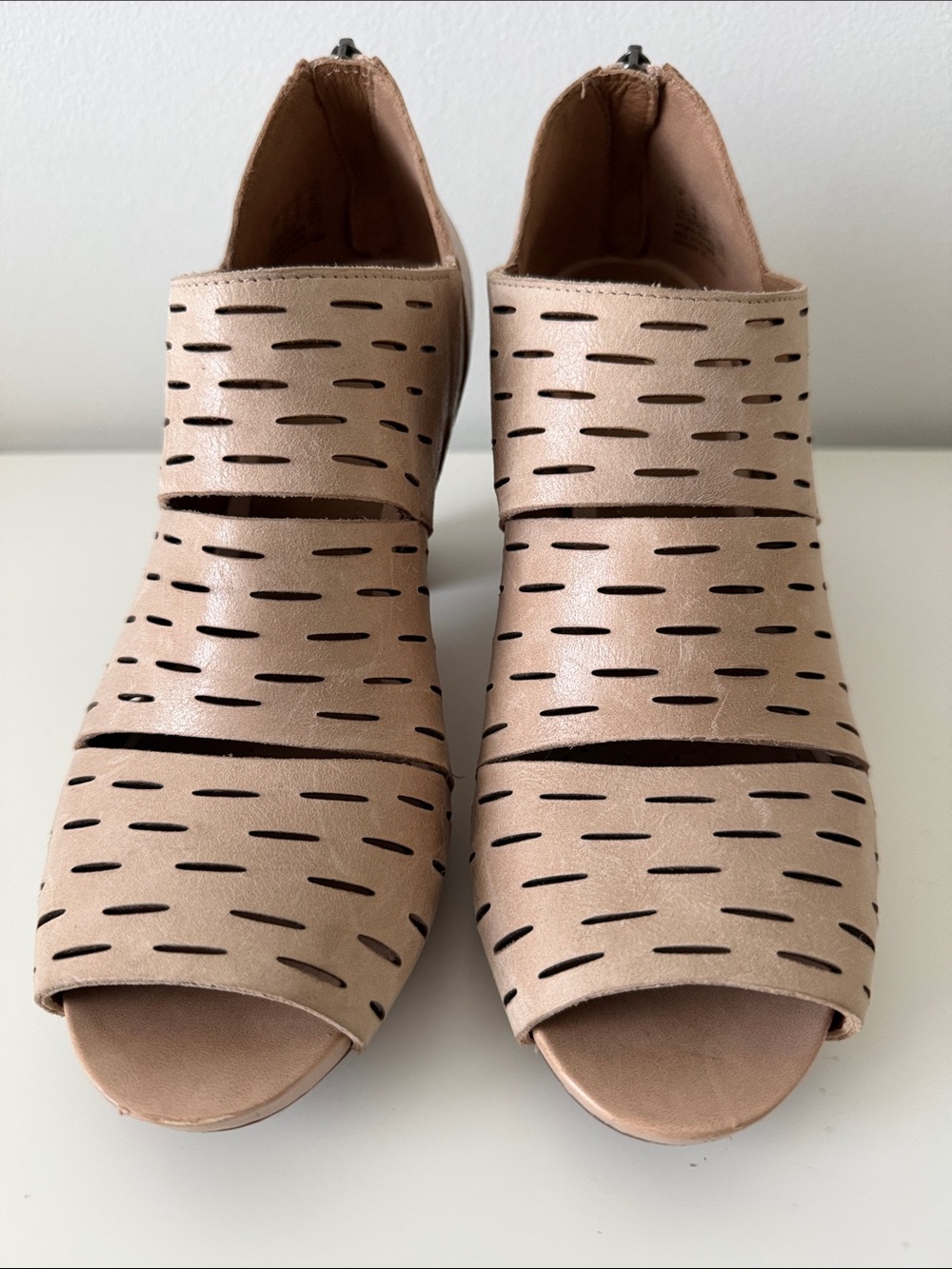 Clarks Perforated Peep-Toe Slingback Mules in Nude Size 9.5
